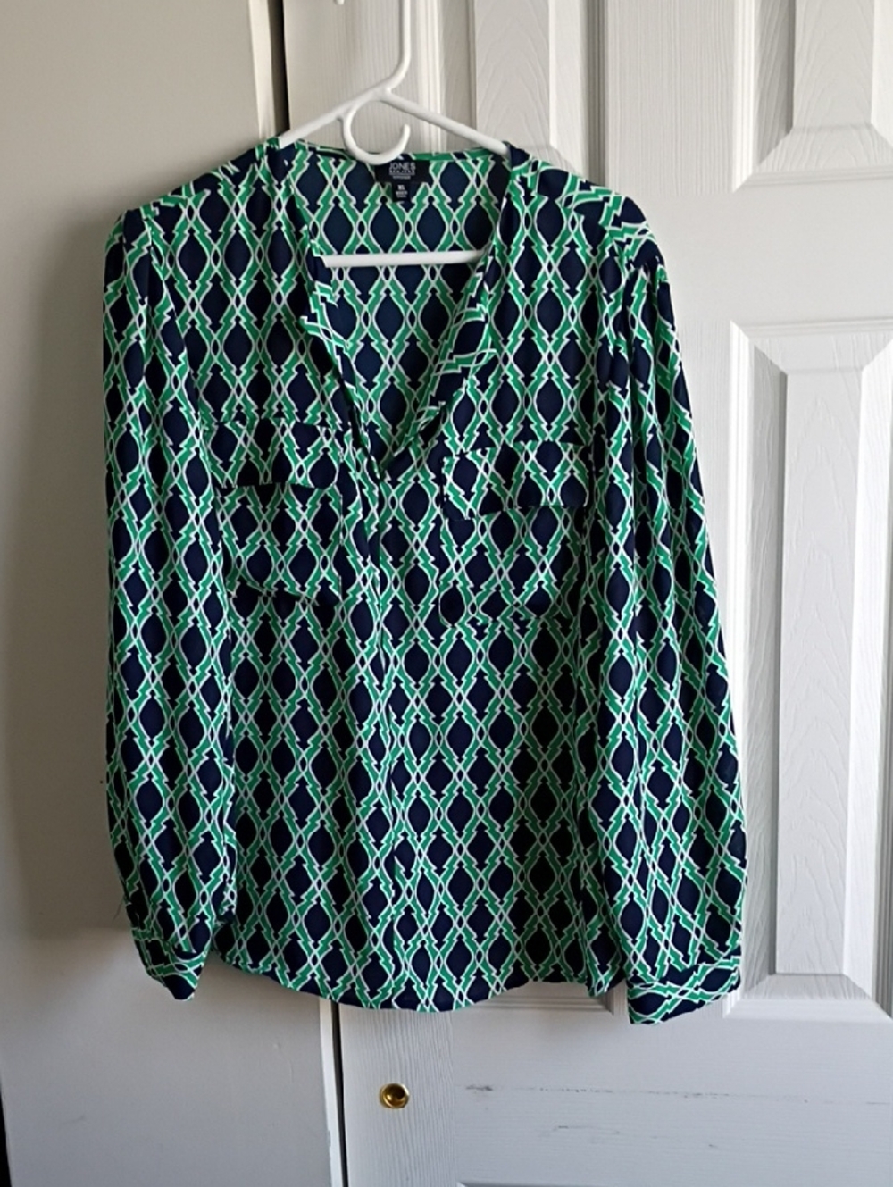 Jones New York Navy and Green Geometric V-Neck Blouse